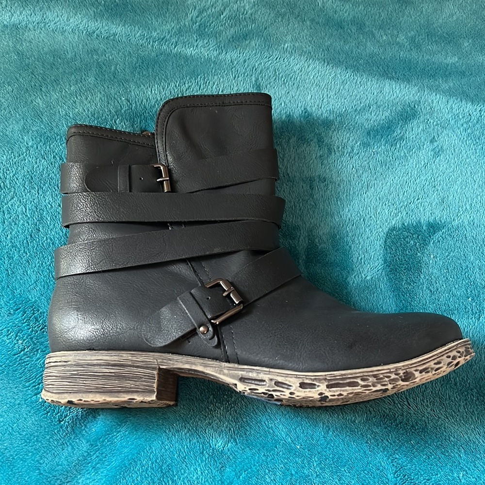 🎁Report Black booties-NWT🎁 - Picture 2 of 8
